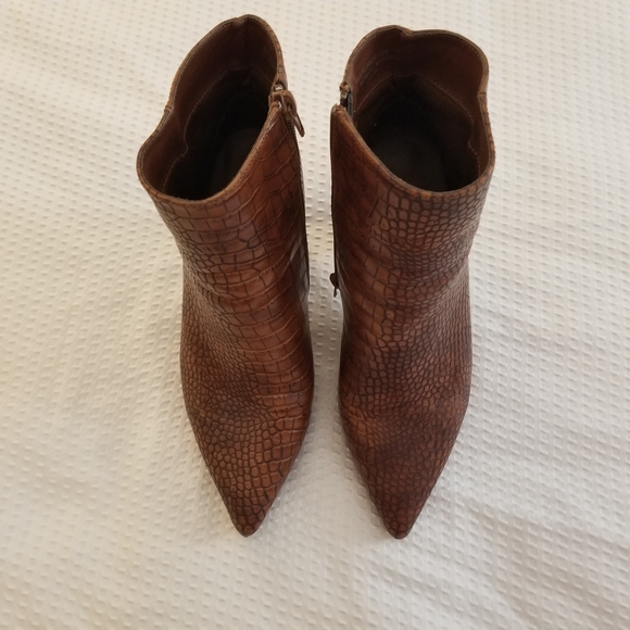 Faux Alligator Skin Pointed Toe Ankle Boots - Picture 5 of 8